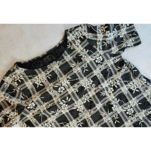 Loft Black and White Tunic Style Top Large Petite (LP) Short Sleeve